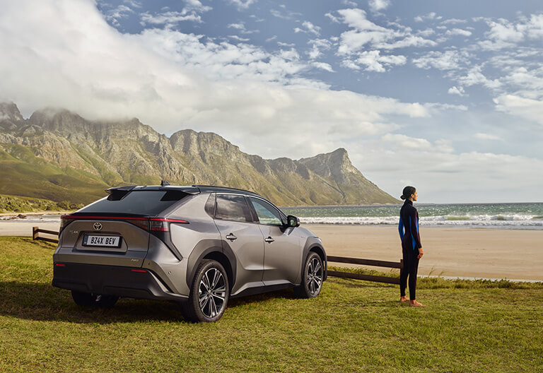 Elektrifierade bilar - elbilar, här en Toyota bZ4X