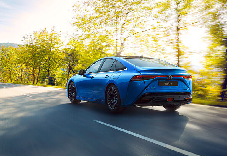 Elektrifierade bilar - vätgasbilar, här en Toyota Mirai