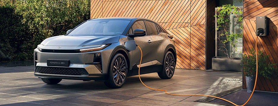 Köp Toyota C-HR+ elbil till 0% ränta med Easy Billån