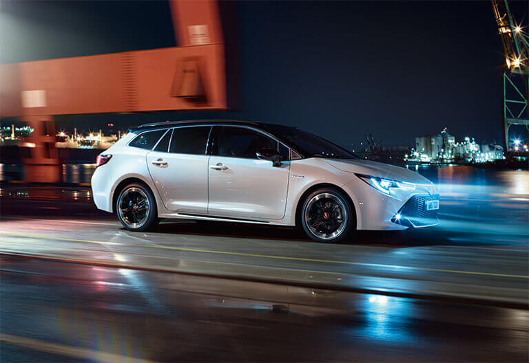 Nya Toyota Corolla GR-S i färgen vit