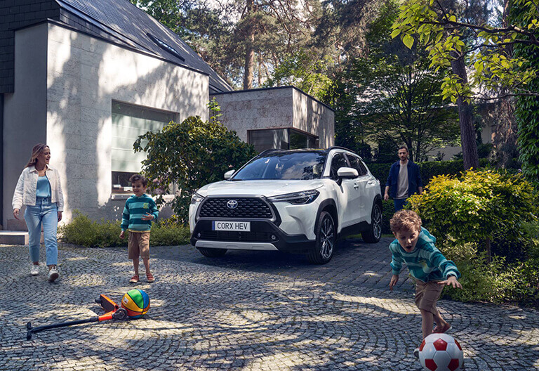 Corolla Cross familjebil